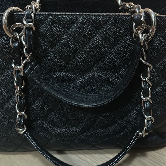 Authentic Chanel Grand caviar Shopper - Picture 4 of 10
